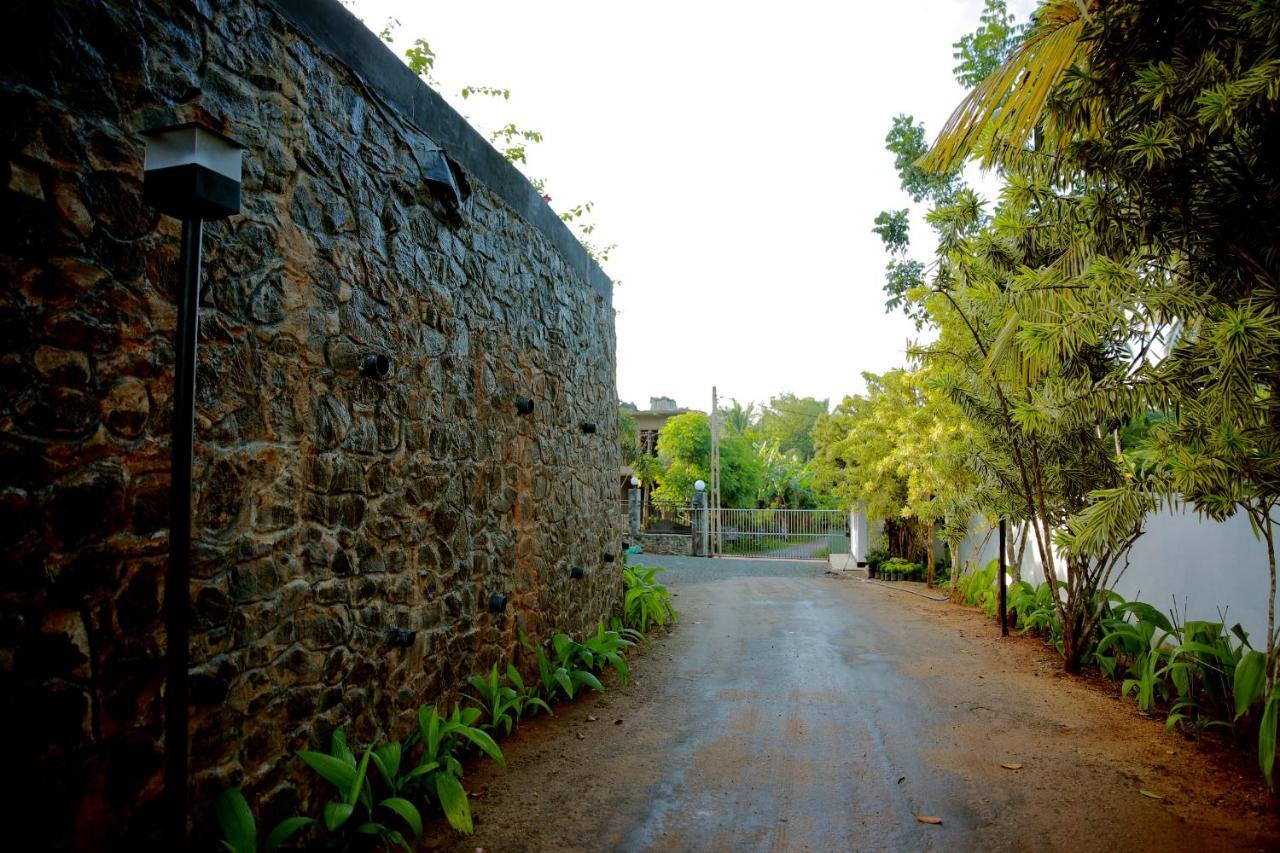 Hill View Resort Nakandalagoda Exterior photo